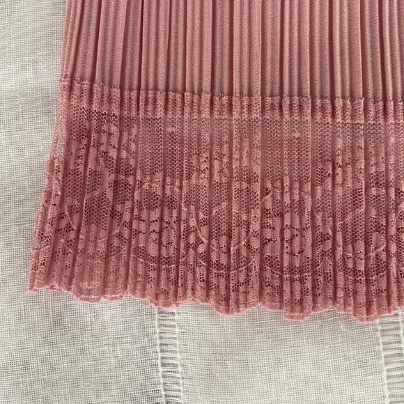 Sandi Lee vintage pale pink lace and crepe blouse. - Picture 3 of 10